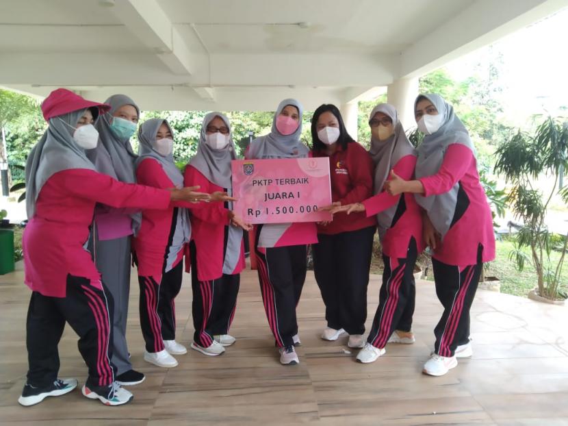 Tim Penanggulangan Kanker Terpadu Paripurna (PKTP) Kecamatan Bojongsari terpilih menjadi PKTP terbaik di Kota Depok.
