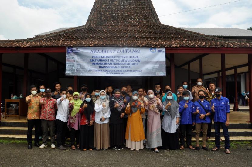 Tim pengabdian masyarakat (Abdimas) Universitas Muhammadiyah Purwokerto terjun ke Desa Sambirata, Kecamatan Cilongok, Kabupaten Banyumas, Jawa Tengah. Kegiatan berlangsung sejak tanggal 5 Desember lalu, dan akan berakhir Sabtu (25/12).