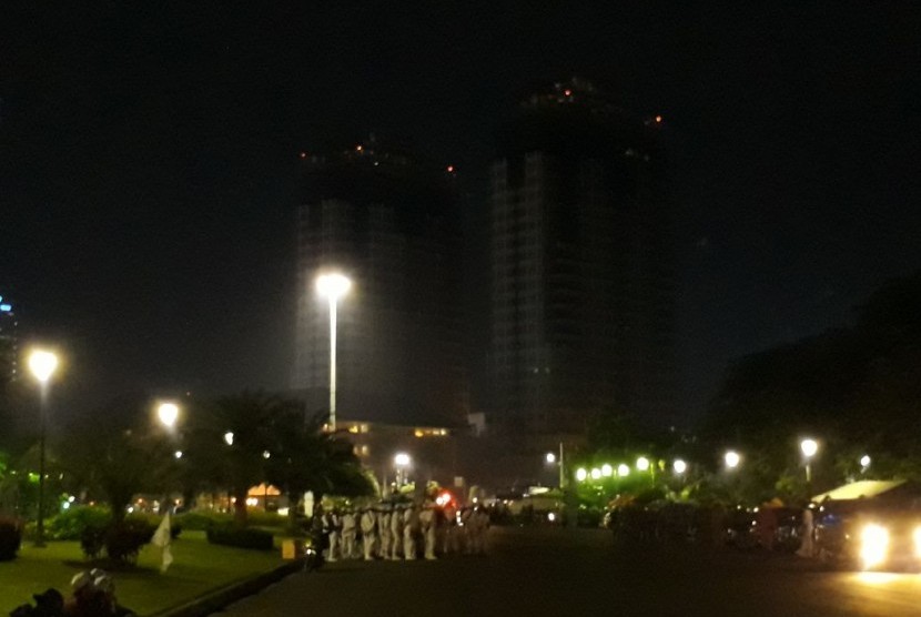 Tim pengamanan Reuni Aksi 212 sudah mulai berdatangan di lapangan Monumen Nasional (Monas), Sabtu (2/12) dini hari.