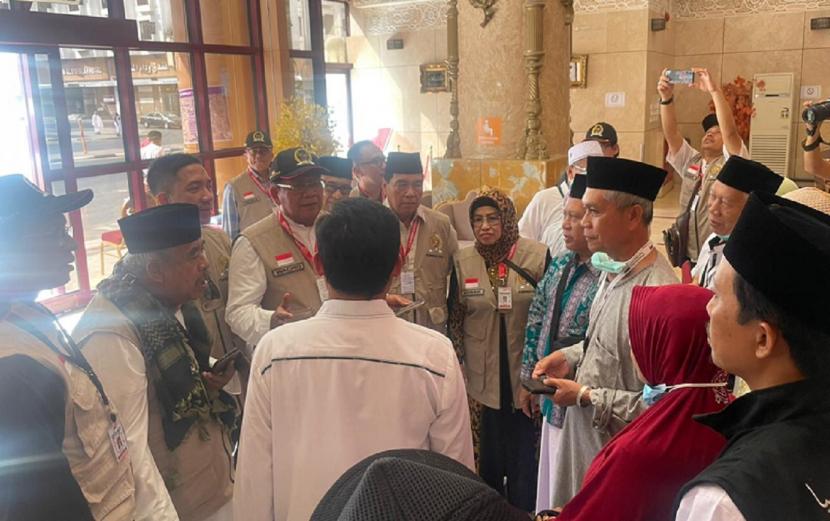 Tim Pengawas DPR Haji DPR menemukan sejumlah keluhan usai berdialog dengan para jamaah haji di Pemondokan Jamaah Haji, Hotel Misfalah, Kota Makkah.