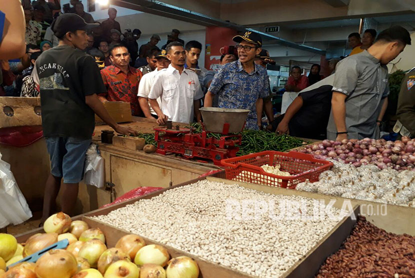 Tim Pengendali Inflasi Daerah (TPID) melakukan sidak ke Pasar Raya Padang. (ilustrasi)