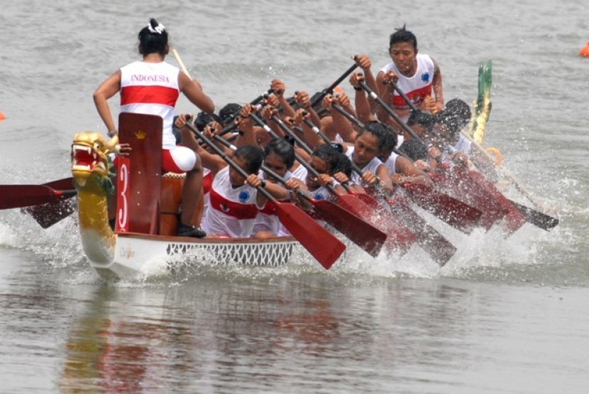 Tim Perahu Naga Putri Indonesia