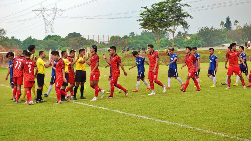 Tim Persatuan Sepakbola UMJ melakoni laga uji coba melawan tim elit nasional, Persija Jakarta, pada Rabu (14/06/2023) di National Youth Training Centre Sawangan. 