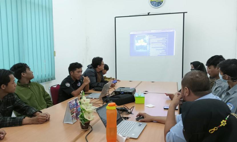 Tim prodi Ilmu Komputer Universitas BSI melakukan pendekatan dan pembinaan kepada mahasiswa melalui Himpunan Mahasiswa Teknologi Komputer (HMTK) untuk turut serta berpartisipasi dalam lomba mahasiswa. 