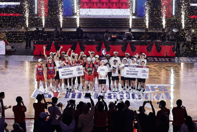 Tim putri Kyoto Seika Gakuen Senior High School (Jepang) dan tim putra Yongsan High School (Korea Selatan) meraih gelar juara di ajang perdana NBA Rising Stars Invitational di Singapura setelah menang pada partai final, Ahad (29/6/2025).