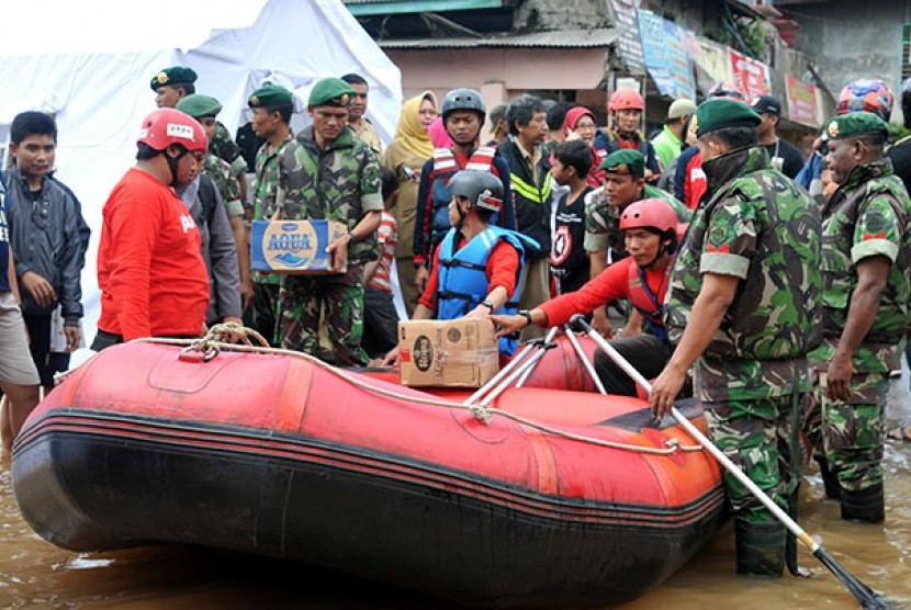 Tim rescue PKPU dan TNI