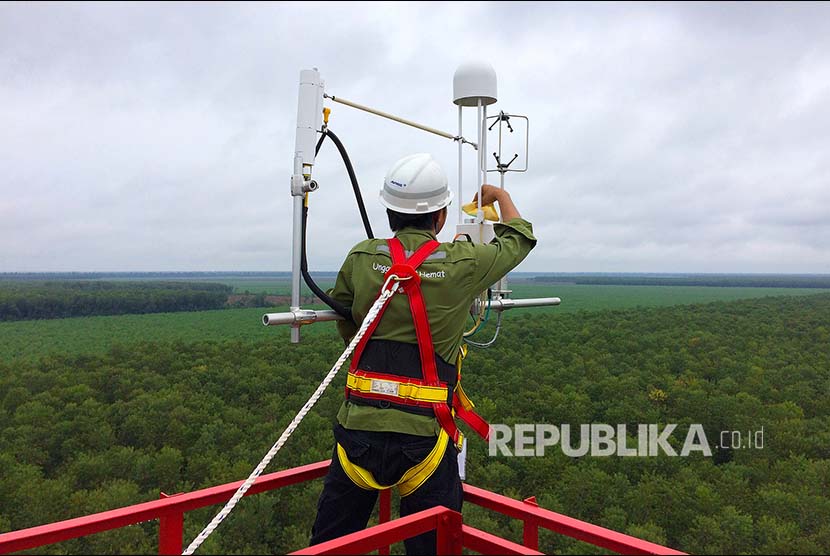One of GHS monitoring tower owned by PT Riau Andalan Pulp & Paper supports government effort in battling forest and land fires in the beginning of 2018 dry season.