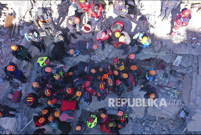 Korban Meninggal Gempa Bumi Turki Terus Bertambah Republika Online