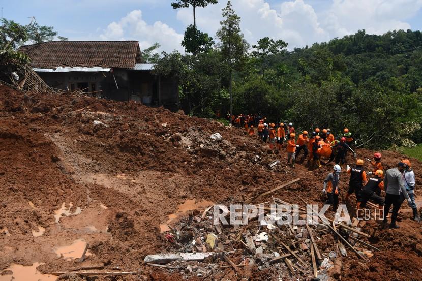 Garut siapkan relokasi lahan untuk warga Desa Karyamekar terdampak longsor (Foto: ilustrasi)