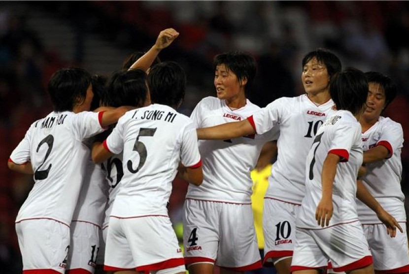 Tim sepakbola putri Korea Utara di Olimpiade 2012 London. 