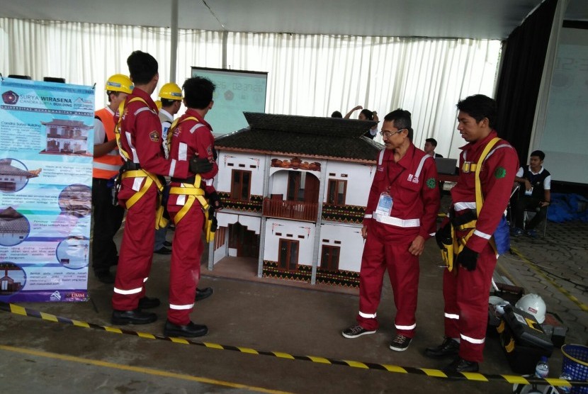 Tim UMM juara Kompetisi Bangunan Gedung Indonesia (KBGI) di Bandung.