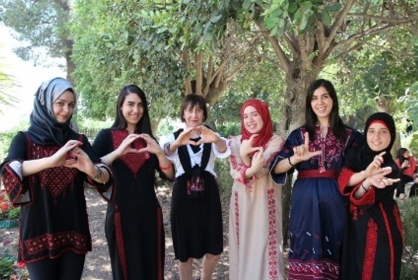 Tim Universitas Betlehem, Palestina, memenangi 'Google Online Marketing Challange 2013'