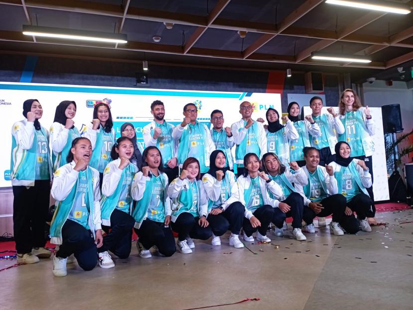 Tim Voli Putri Jakarta Elektrik PLN membidik gelar juara Proliga 2023. Untuk mencapai target tinggi tersebut Mereka merekrut pelatih asal Azerbaijan, Ziya Rajabov.
