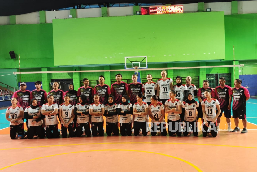 Tim voli putri Jakarta Pertamina Enduro.
