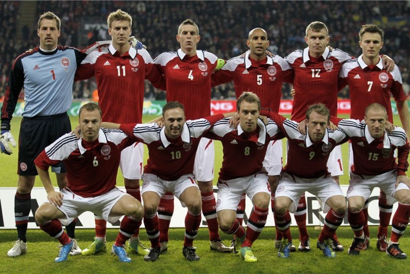 Timnas Denmark berpose jelang laga persahabatan lawan Swedia di Stadion Parken, Copenhagen, Denmark. 