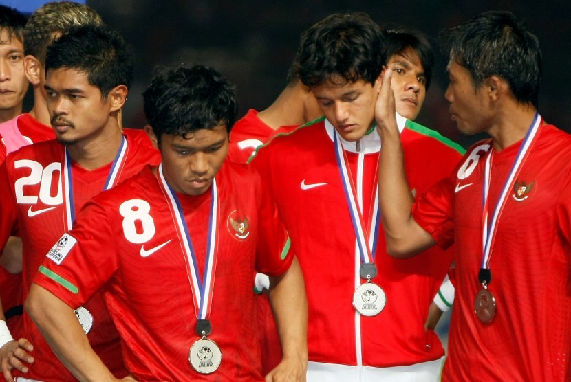 Timnas Indonesia seusai gagal meraih juara Piala AFF 2010. Di partai final, Indonesia kalah agregat 2-4 dari Malaysia.