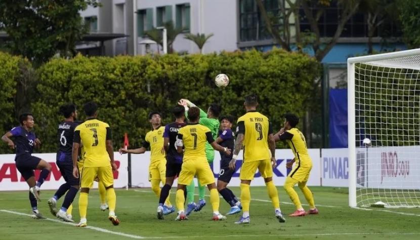 Timnas Kamboja akan menghadapi Indonesia usai menelan kekalahan 1-3 dari Malaysia di laga perdana Grup B Piala AFF 2020 di Stadion Bishan Singapura.