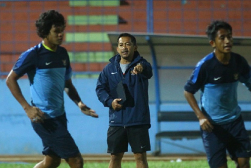 Timnas U-23 saat latihan malam. 