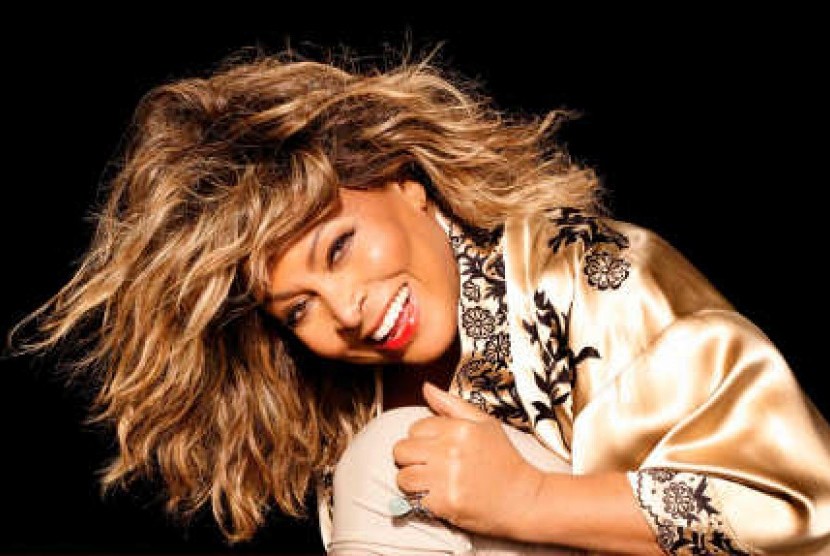Tina Turner menjual hak cipta musiknya pada BMG.