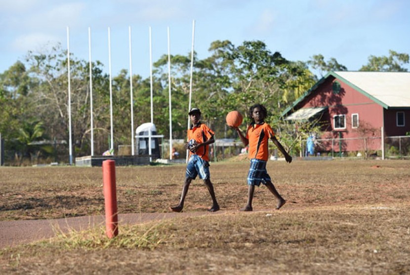 Tingkat membolos anak usia sekolah di kalangan warga aborigin masih sangat tinggi.