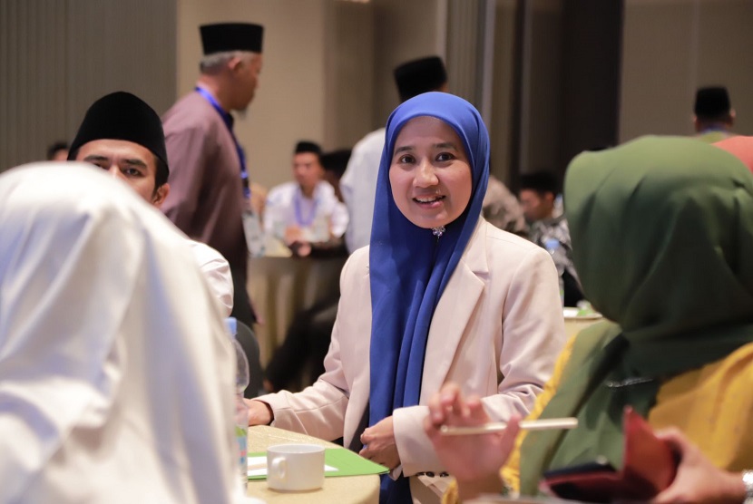 Tini Sopiyah Mukarromah, Penyuluh Agama Islam (PAI) non-PNS KUA Panjalu Kabupaten Ciamis, Jawa Barat terpilih sebagai nominator PAI Award Tahun 2023 tingkat nasional dalam kategori Pemberdayaan Ekonomi Umat.