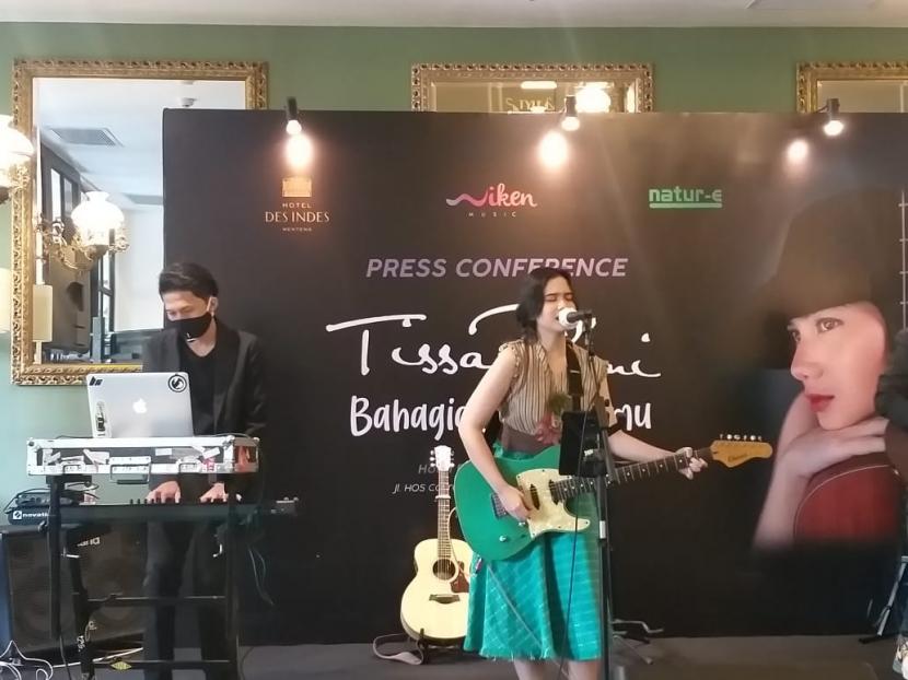 Tissa Biani merilis single perdananya Bahagia sama Kamu di Des Indes Menteng, Jakarta, Jumat (15/1).