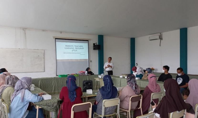 TK Bina Insani Bogor menggelar trial class dan Parent Teacher Learning Program (PTLP)  untuk calon  peserta didik dan orang tua peserta didik KB-TK Bosowa Bina Insani Tahun Pelajaran  2023/2024, Rabu (18/1/2023).