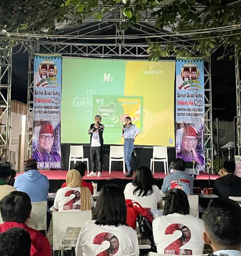 TKN Fanta Prabowo-Gibran mengadakan nobar debat cawapres di Cafe Kampung Laut, seberang Rusunawa Kampung Melayu, Jakarta Timur, Ahad (21/1/2024) malam WIB.