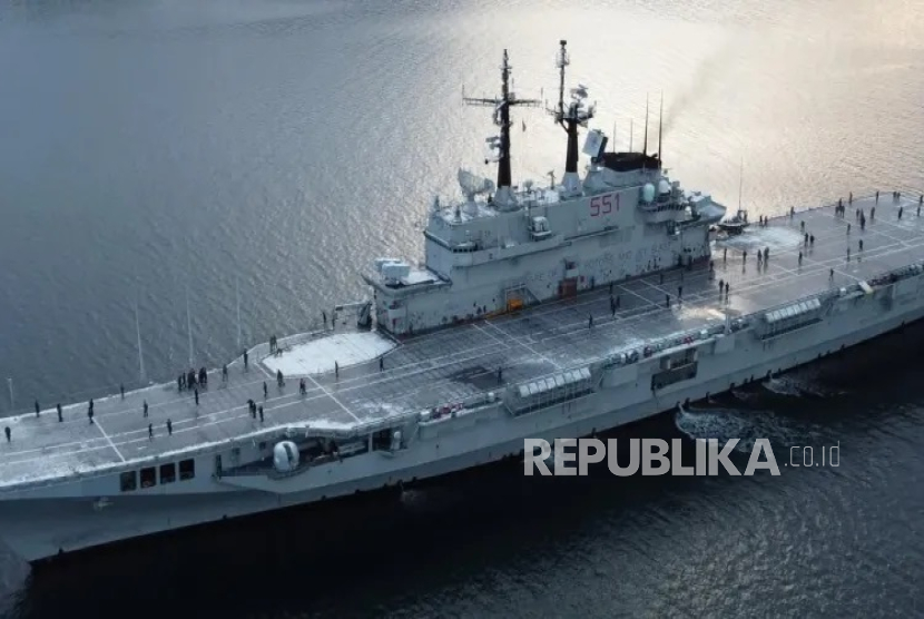 TNI AL dikabarkan tertarik mengakuisisi kapal induk ringan ITS Giuseppe Garibaldi (C551) asal Italia.