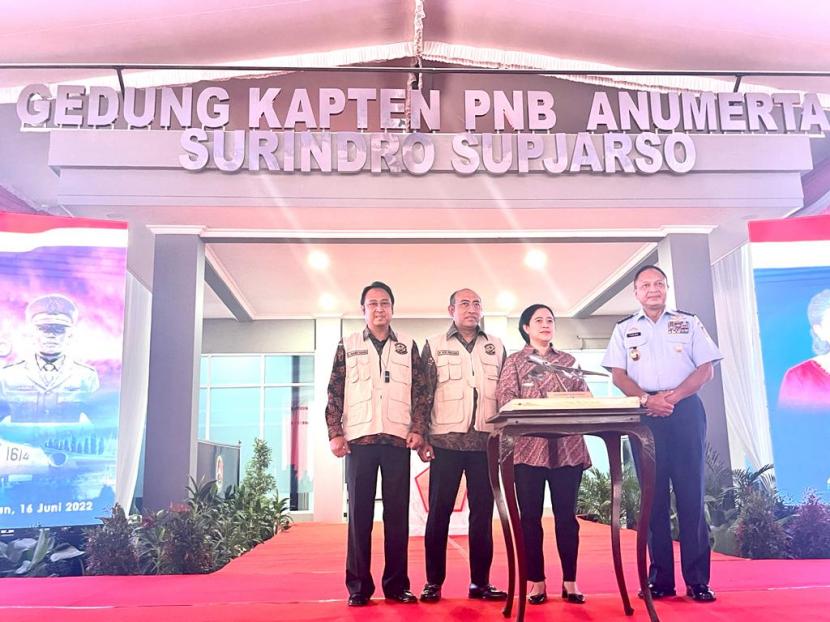 TNI Angkatan Udara (AU) meresmikan Gedung Kapten Penerbang (KPT PNB) Anumerta Surindro Supjarso, yang memiliki fungsi latihan Air Combat Maneuvering Instrumentation (ACMI) di Lanud Iswahjudi, Madiun, Jawa Timur, Kamis (16/6/2022).