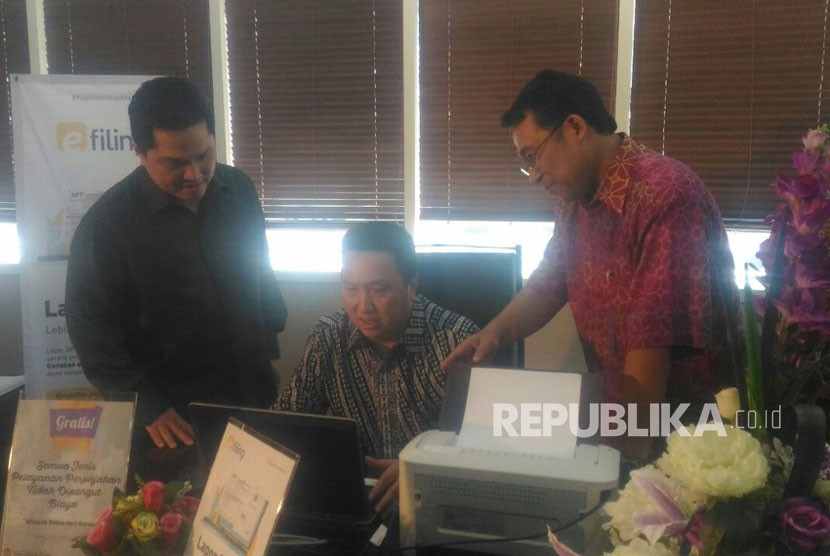 Thohir Bersaudara melaporkan SPT Pajak di KPP Wilayah Besar Empat, Selasa (20/3). 