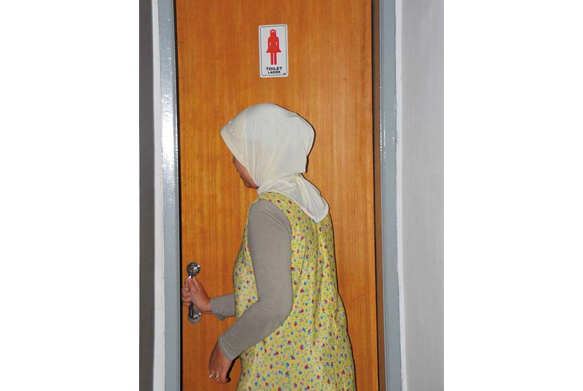 Toilet wanita (ilustrasi). Infeksi saluran kemih akan memicu orang sering buang air kecil.