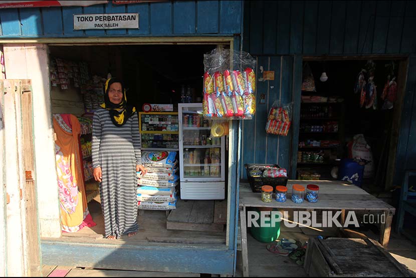 Belanja di Toko Kelontong Bisa Kuatkan Ekonomi Nasional. Toko Kelontong di Desa Aji Kuning, Kecamatan Sebatik, Pulau Sebatik, Kalimantan Utara. Foto ilustrasi.