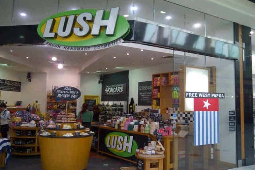 Toko Lush di Mal Garden City, Perth, Australia.