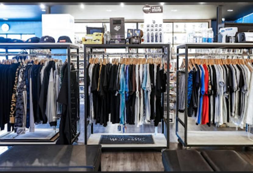 Salah satu toko sneakers dan streetwear yang berbasis di Kedoya Raya 3 Jakarta.