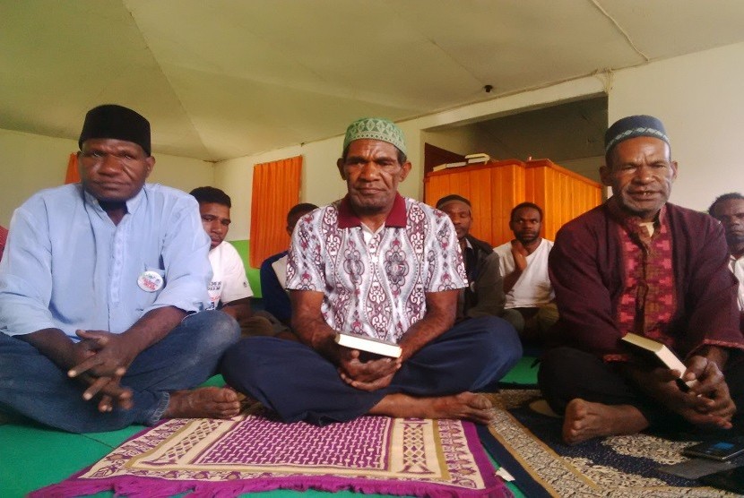 Tokoh Muslim Papua Pedalaman.