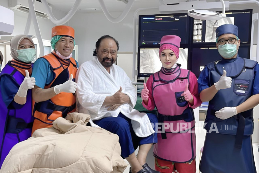 Tokoh nasional jalani terapi sel punca.