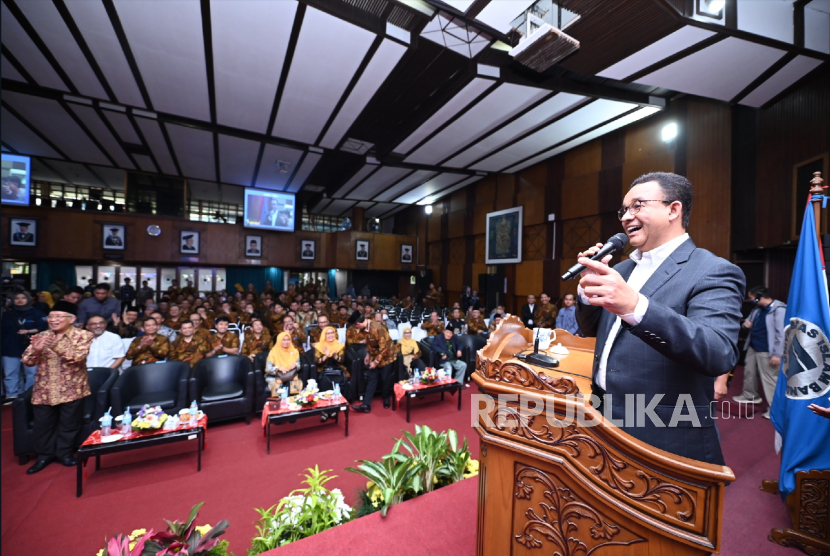 Tokoh nasional sekaligus cendekiawan Muslim, H. Anies Rasyid Baswedan, memberikan Kuliah Umum di Unisba