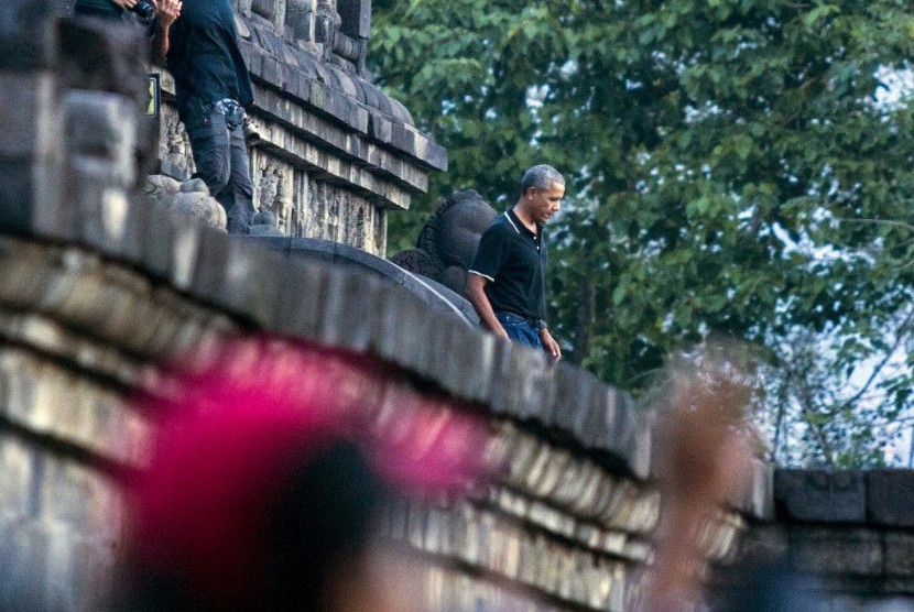 Tokoh penting sekalipun membutuhkan liburan. Seperti mantan presiden AS Barack Obama yang berlibur ke Candi Borobudur, Yogyakarta, Jawa Tengah, beberapa waktu lalu.