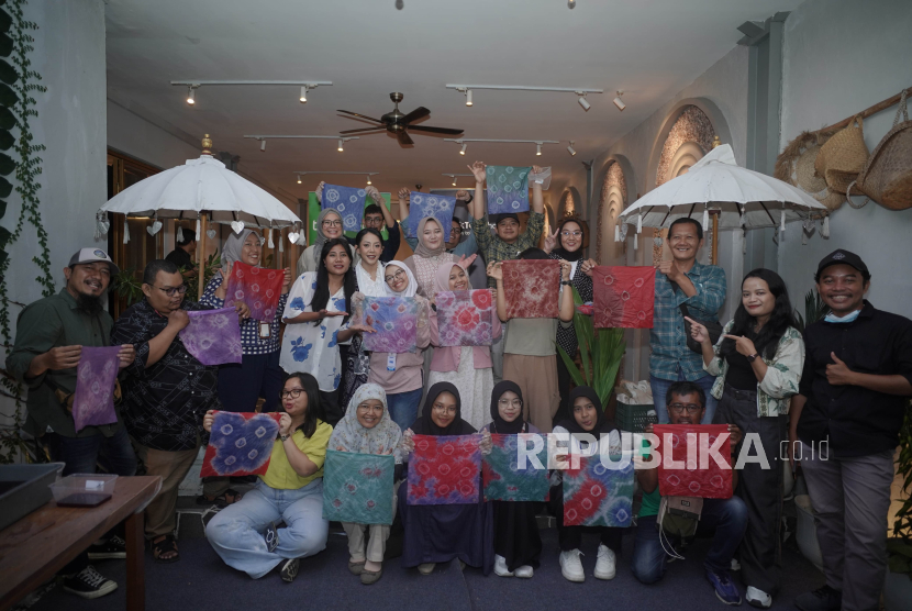 Tokopedia dan TikTok Shop menggelar seminar #JualanNyaman di Kalluna Cafe Yogyakarta, Rabu (24/9/2025). Acara ini mengedukasi pelaku UMKM batik tentang pentingnya perlindungan Kekayaan Intelektual (KI). 