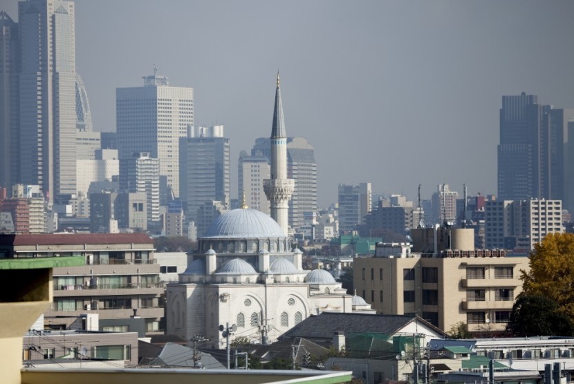 Jumlah Muslim dan masjid di Jepang terus bertambah seiring waktu . Tokyo Camii atau Masjid Tokyo di Jepang.