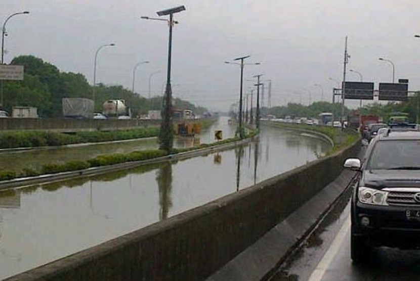 Tol Bandara banjir