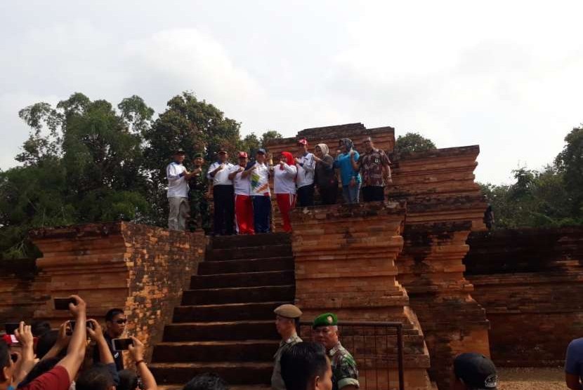 Toner Box Asian Games sambangi Candi Muaro Jambi, sebagai salah satu destinasi wisata terkenal di Jambi, Jumat (3/8). 