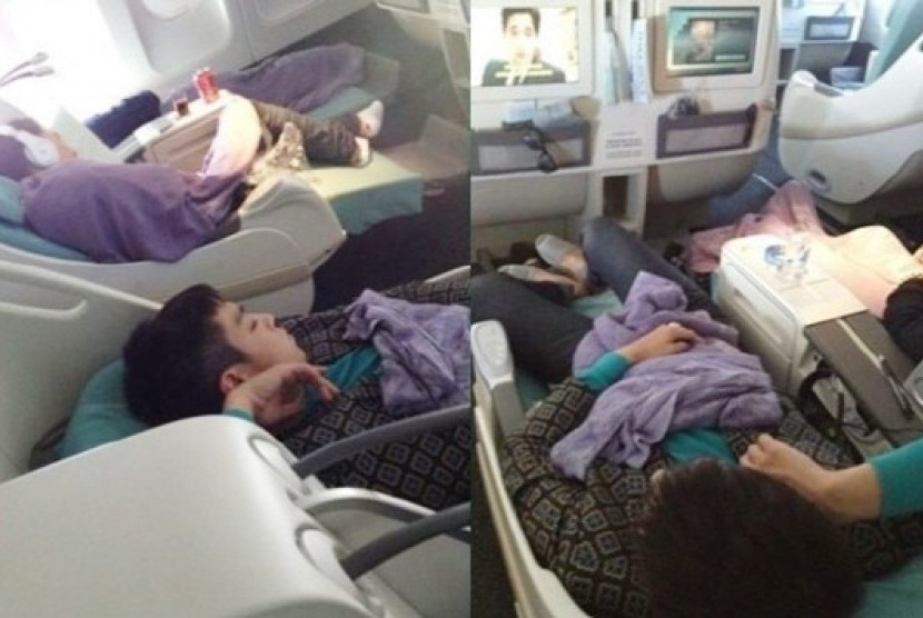 Tidur di dalam pesawat (Ilustrasi)