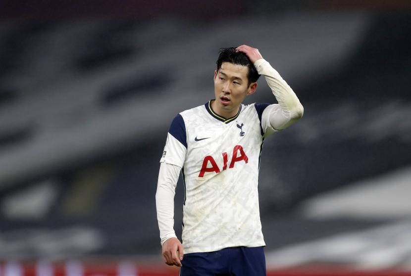  Tottenham Son Heung-min bereaksi selama pertandingan sepak bola Liga Premier Inggris antara Tottenham Hotspur dan Fulham di Stadion Tottenham Hotspur di London, Rabu, 13 Januari 2021.