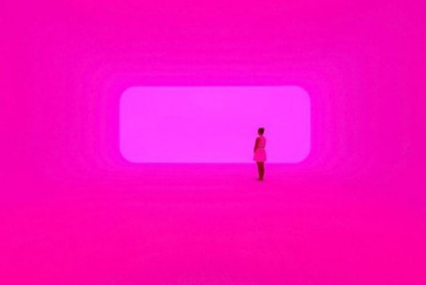   Tour pameran karya James Turrell bertujuan menghilangkan batasan antara sang seniman dan pengunjung.