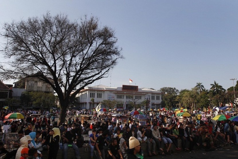 Tourists flock the Old City, Jakarta, during the last day of long holiday which falls on Sunday.   