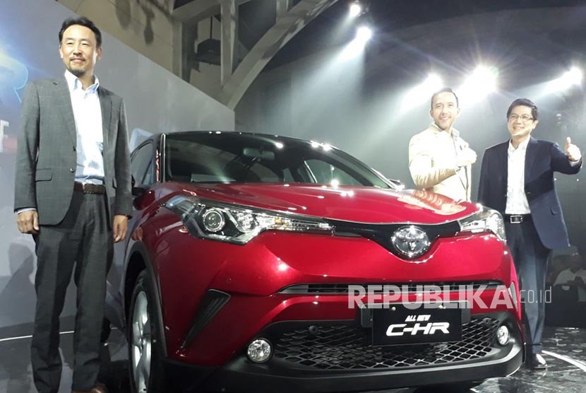Toyota luncurkan All New C-HR di Indonesia. Mobil ini ditenagai mesin 1800 cc dengan 7 kecepatan CVT. Jakarta, Selasa (10/4).