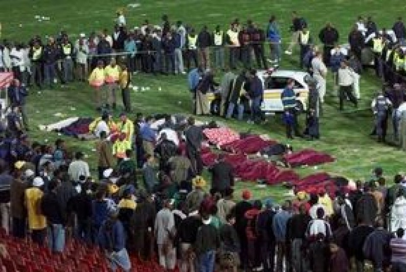 Tragedi pada Sowerto derby di Afrika Selatan 11 April 2001 silam.