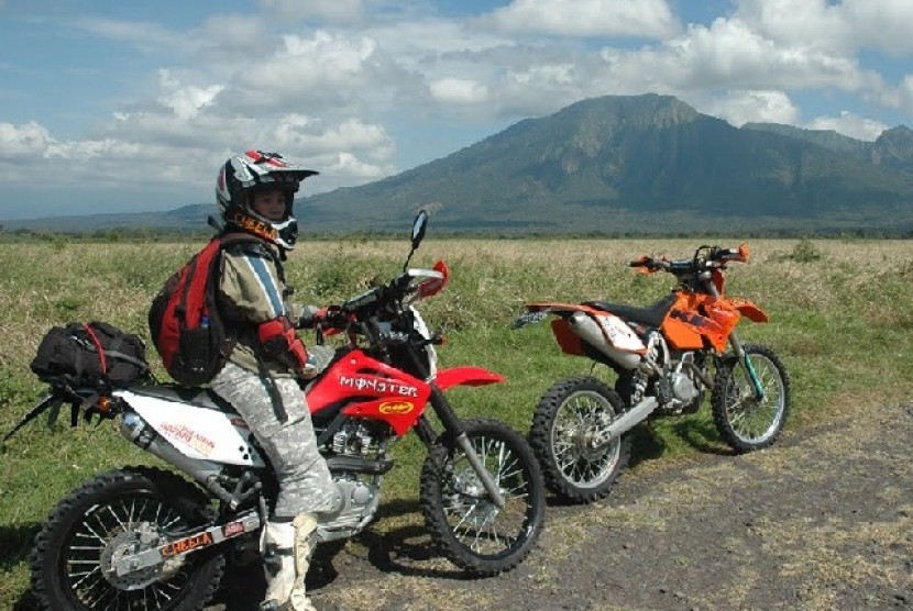 Trail menyusuri lereng Gunung Merapi